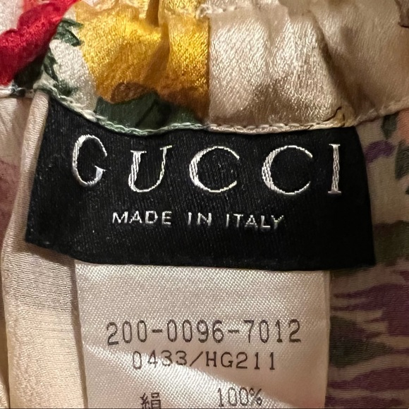 ๐ SOLD ๐ Vintage Gucci Floral Two-piece Set - Picture 4 of 14